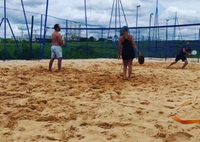 Jogo na quadra de areia